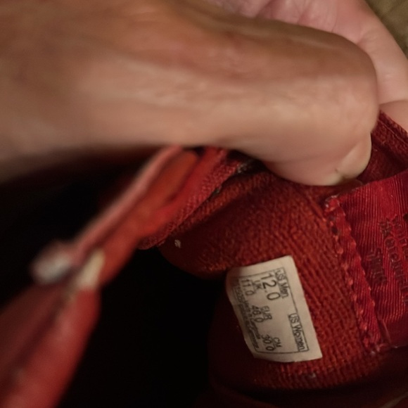 Men's VANS size 12 red and white with a lot of life - Picture 4 of 5